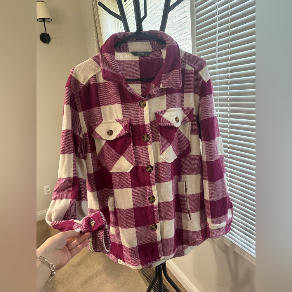 Women’s pink plaid shacket
